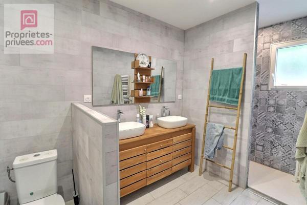 Maison 6 pièces 138 m2 avec GARAGE  - 4 CHAMBRES DONT UNE SUITE PARENTALE 137 m2 avec cellier et garage