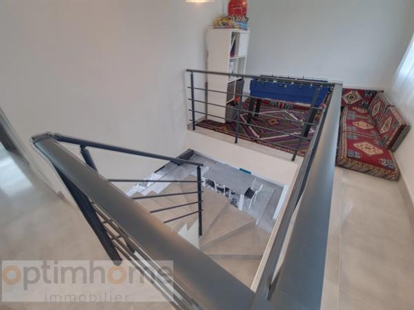 Dijon Sud, Perrigny-Les-Dijon, maison T6 de 147 m2 sur un terrain de 523 m2