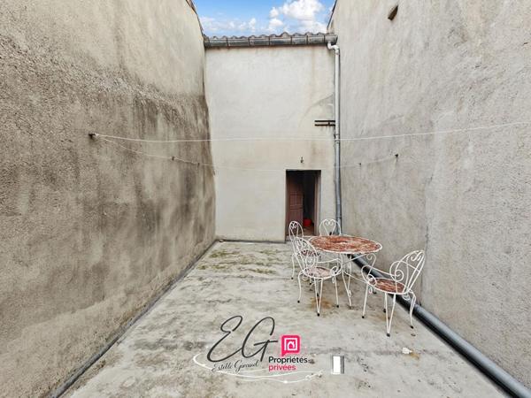 Maison en pierre avec tomettes, terrasse et atelier ? Rieux-Minervois
