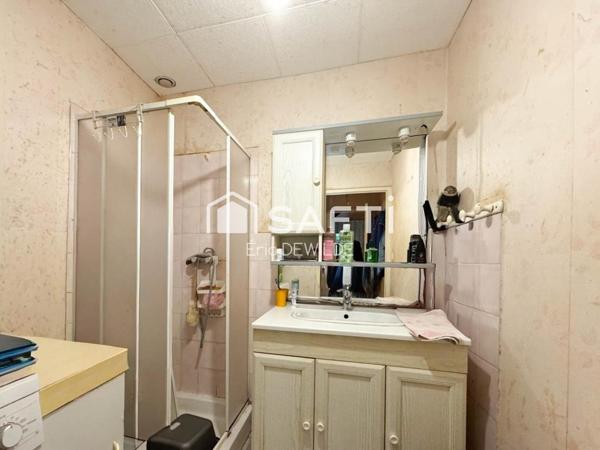 Longère à rénover au calme, proche Ducey-les-Chéris