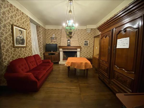 Immeuble à vendre |  Thiviers |  210 m²