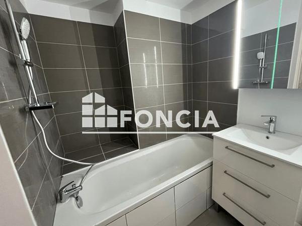 Location Appartement 2 pièces 41.11 m² - 447 AVENUE DU MEDOC Bruges 33520