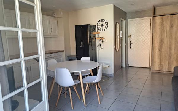 Appartement à vendre    1 pièce • 28,02 m2 Vallauris