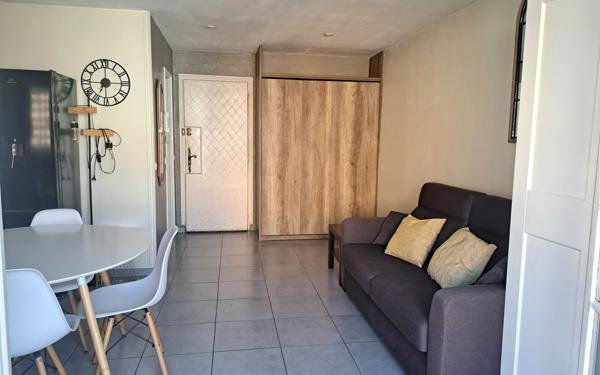 Appartement à vendre    1 pièce • 28,02 m2 Vallauris