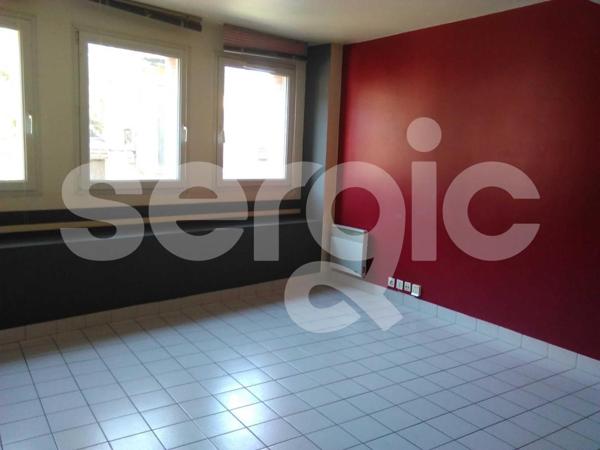 Location 2 Pieces 41 59800 Lille 81 5527 01 0011
