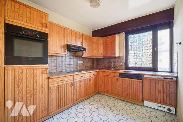 Appartement de 5 pièces avec balcon et box