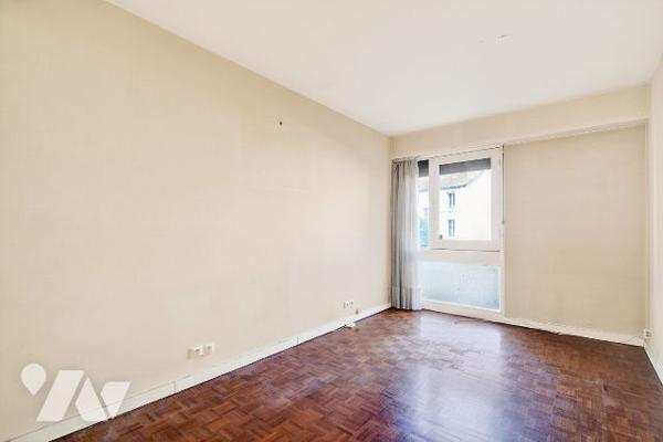 Appartement de 5 pièces avec balcon et box