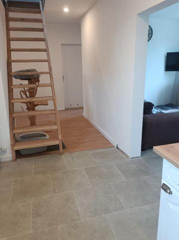 Maison  joliment restaurée avec dépendances + terrain constructible