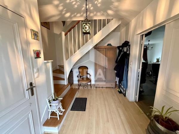 Maison 5/6 chambres entièrement rénovée à VILLEPREUX