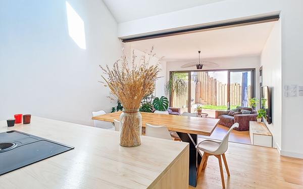 Maison à vendre    5 pièces • 156 m2 Angers