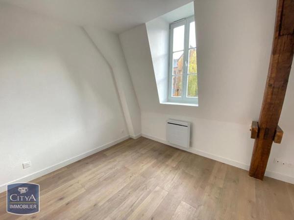 Appartement à louer 2 pièces 41.65m² Charleville-Mézières (08000)