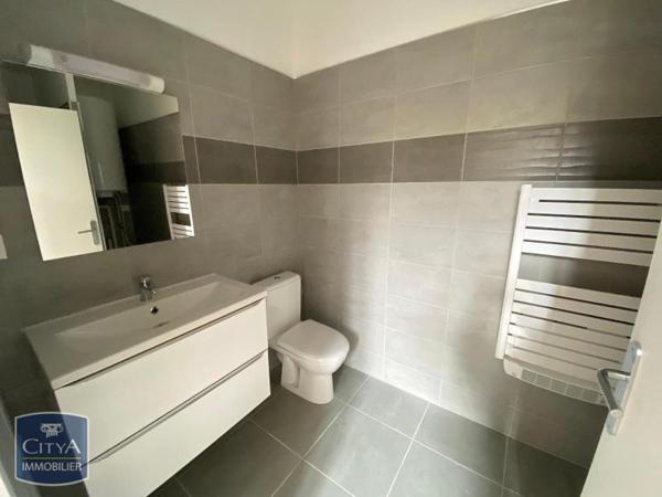 Appartement à louer 2 pièces 41.65m² Charleville-Mézières (08000)