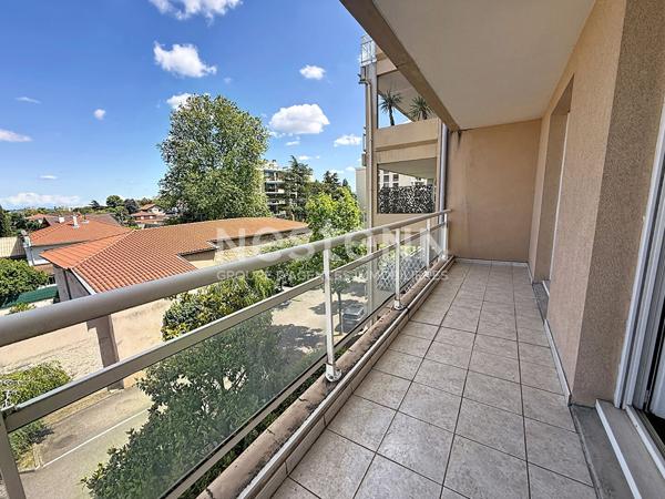 Grand Appartement T3 avec 2 chambres Traversant Terrasses Piscine - 69500 BRON