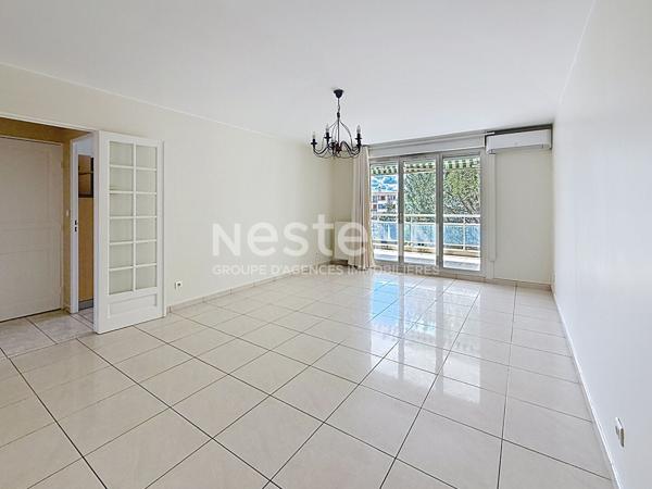 Grand Appartement T3 avec 2 chambres Traversant Terrasses Piscine - 69500 BRON