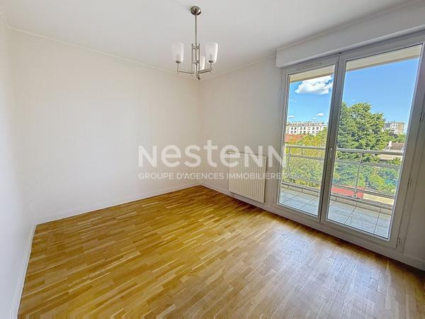 Grand Appartement T3 avec 2 chambres Traversant Terrasses Piscine - 69500 BRON