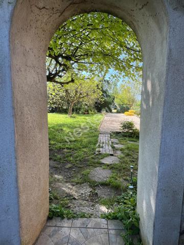 Loriol-sur-Drôme ? Maison de caractère en pierre avec piscine