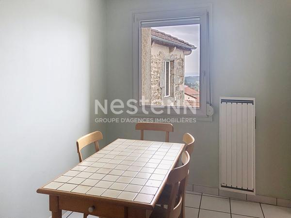 Bel Appartement lumineux avec garage dans le centre de Montfaucon En Velay SOUS OFFRE