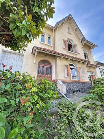 Maison à vendre  8 pièces - 245 m 2   RIOM  - 63