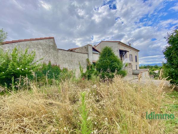 Charmante Maison Ancienne à Vissenty avec vue Dominante, 5 chambres, véranda, terrasse, grange, terrain à Anno Annonay (07100)