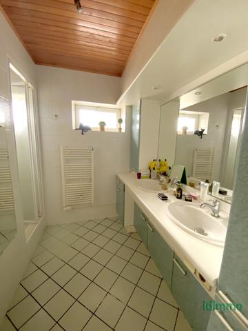 Charmante Maison Ancienne à Vissenty avec vue Dominante, 5 chambres, véranda, terrasse, grange, terrain à Anno Annonay (07100)