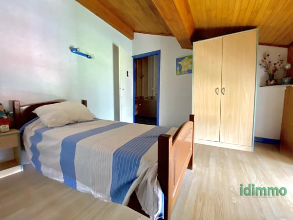 Charmante Maison Ancienne à Vissenty avec vue Dominante, 5 chambres, véranda, terrasse, grange, terrain à Anno Annonay (07100)