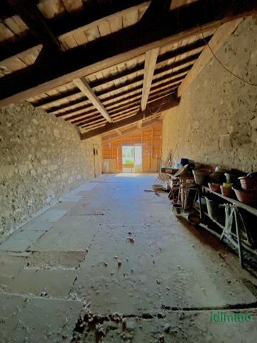 Charmante Maison Ancienne à Vissenty avec vue Dominante, 5 chambres, véranda, terrasse, grange, terrain à Anno Annonay (07100)
