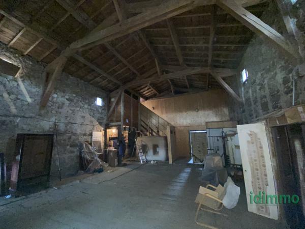 Charmante Maison Ancienne à Vissenty avec vue Dominante, 5 chambres, véranda, terrasse, grange, terrain à Anno Annonay (07100)