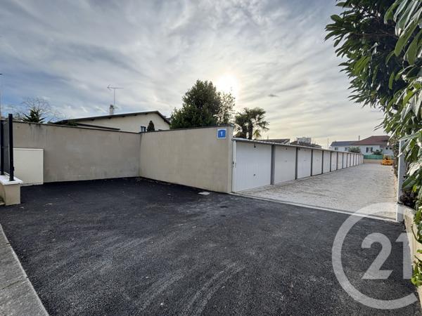 Parking à vendre  210 m2 PONT DE CHERUY - 38