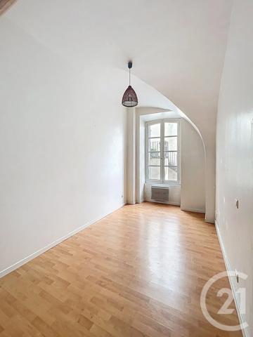 Appartement F3 à vendre  3 pièces - 44,22 m 2   CLERMONT FERRAND  - 63