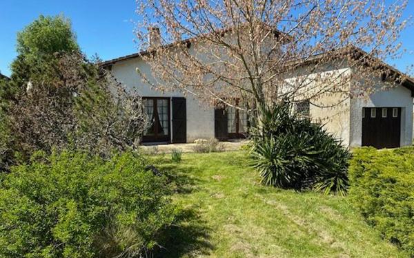 Maison à vendre    5 pièces •  Saint-Loubès