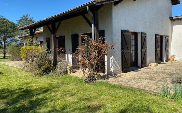 Maison à vendre    5 pièces •  Saint-Loubès