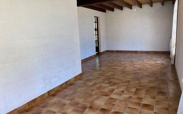 Maison à vendre    5 pièces •  Saint-Loubès