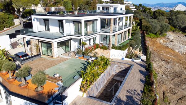 Appartement 4 pièces neuf vue mer piscine 137m2