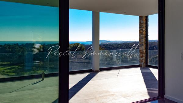 Appartement 4 pièces neuf vue mer piscine 137m2