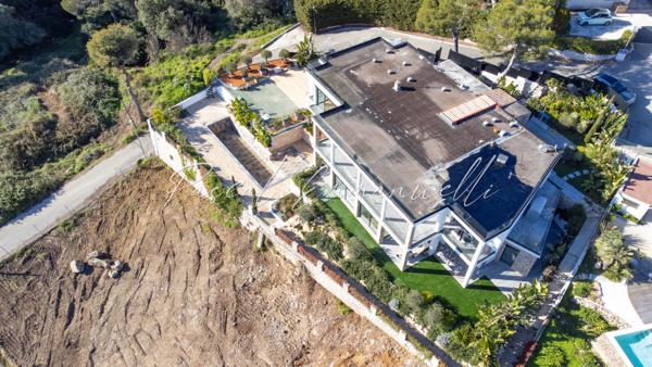 Appartement 4 pièces neuf vue mer piscine 137m2