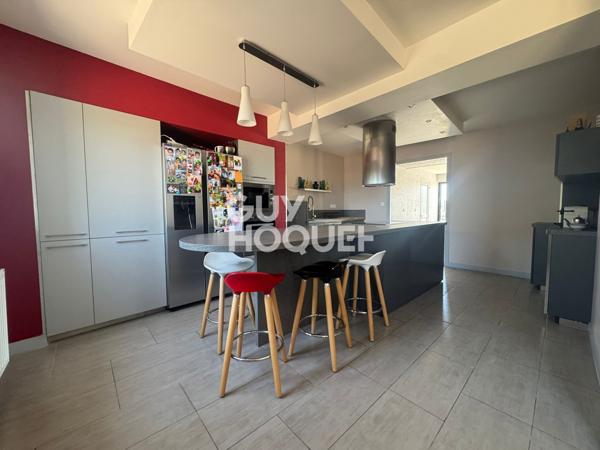 MAISON À VENDRE DE 6 PIÈCES DE 150,00 M²