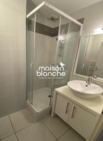 EYSINES À PROXIMITÉ DE LA RTE DE ST MÉDARD:MAISON BBC T4 AVEC JARDIN ET DEUX PARKINGS
