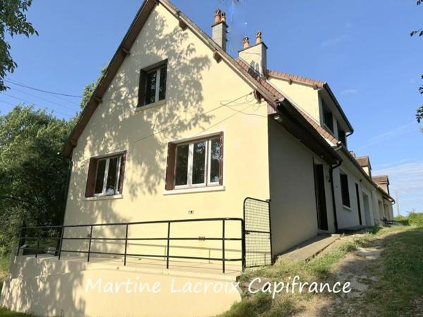 ORNE (61), à vendre SECTEUR VAL AU PERCHE - MAISON MITOYENNE DE CAMPAGNE P6 de 130 m² - Terrain de 1242 M²