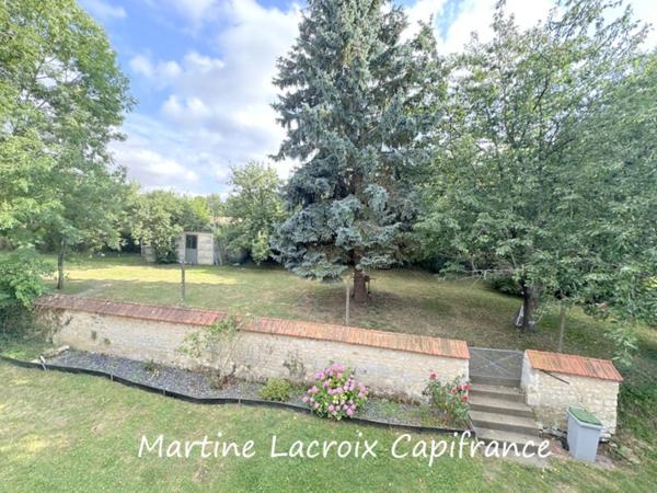 ORNE (61), à vendre SECTEUR VAL AU PERCHE - MAISON MITOYENNE DE CAMPAGNE P6 de 130 m² - Terrain de 1242 M²