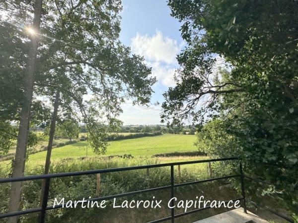 ORNE (61), à vendre SECTEUR VAL AU PERCHE - MAISON MITOYENNE DE CAMPAGNE P6 de 130 m² - Terrain de 1242 M²