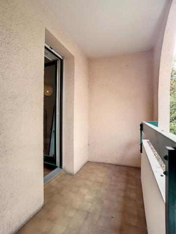 PAU Appartement T3 meublé de 74,97 m² avec balcons, cave, garage et parking