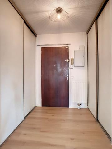 PAU Appartement T3 meublé de 74,97 m² avec balcons, cave, garage et parking