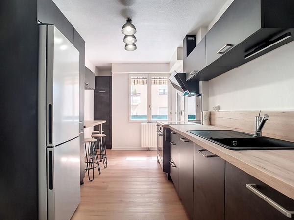 PAU Appartement T3 meublé de 74,97 m² avec balcons, cave, garage et parking