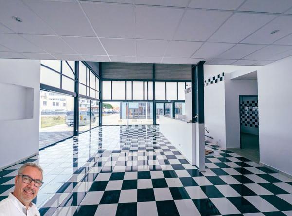 PORT LEUCATE - MURS COMMERCIAUX LIBRES  149 m² toutes activités