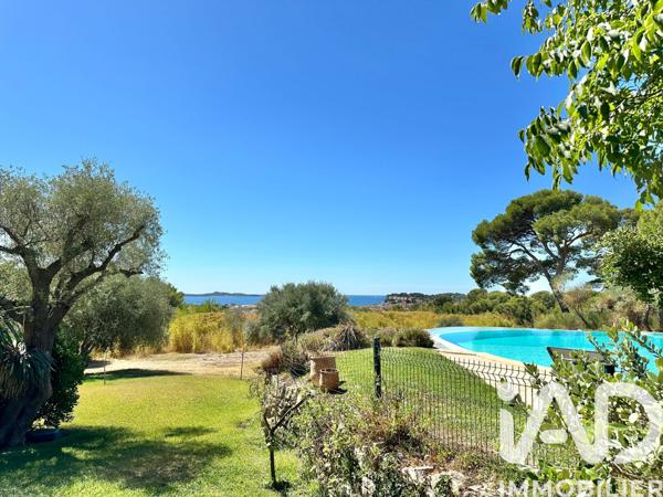 Maison à vendre 10 pièces 308 m² Sanary-sur-Mer