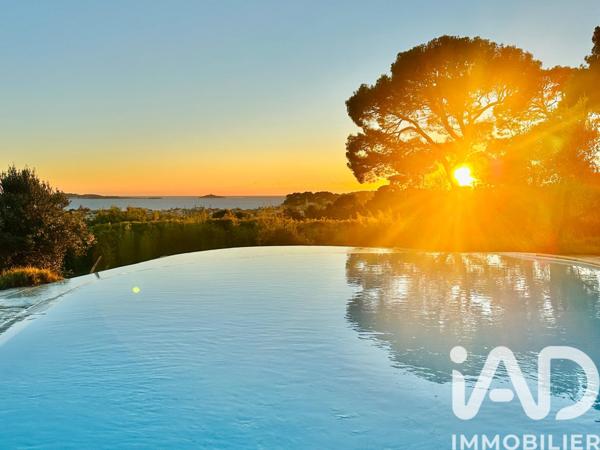 Maison à vendre 10 pièces 308 m² Sanary-sur-Mer