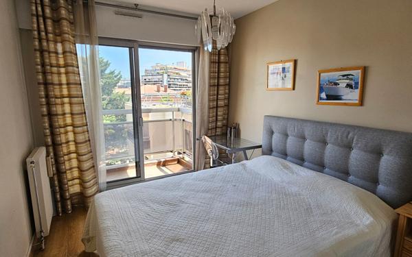 Appartement à vendre    3 pièces • 71,60 m2 Paris 15