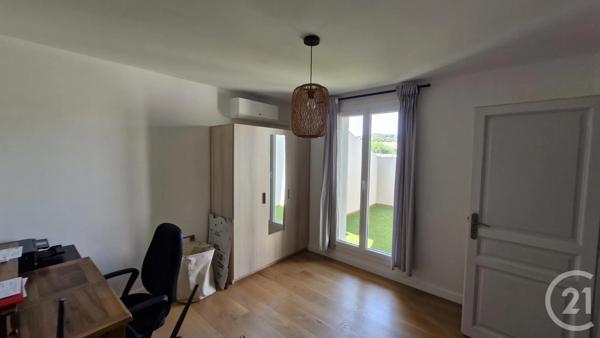 Maison à vendre  6 pièces - 143 m 2   SIX FOURS LES PLAGES  - 83
