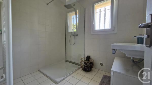 Maison à vendre  6 pièces - 143 m 2   SIX FOURS LES PLAGES  - 83