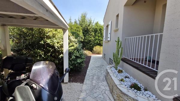 Maison à vendre  6 pièces - 143 m 2   SIX FOURS LES PLAGES  - 83